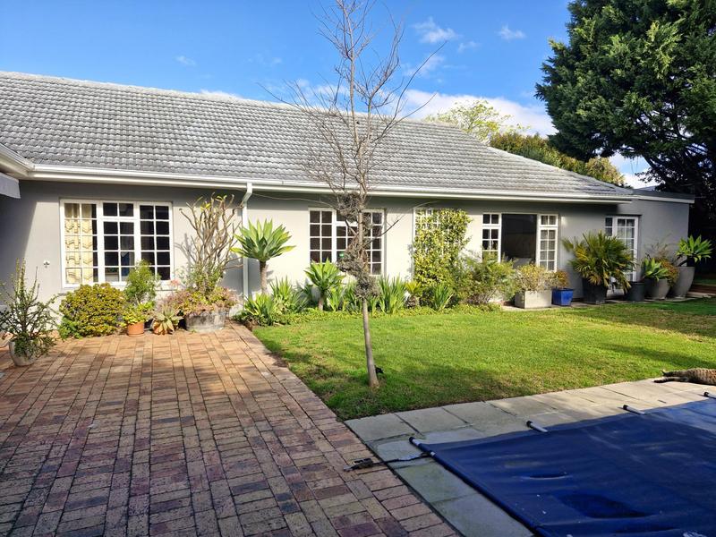 To Let 4 Bedroom Property for Rent in Kreupelbosch Western Cape